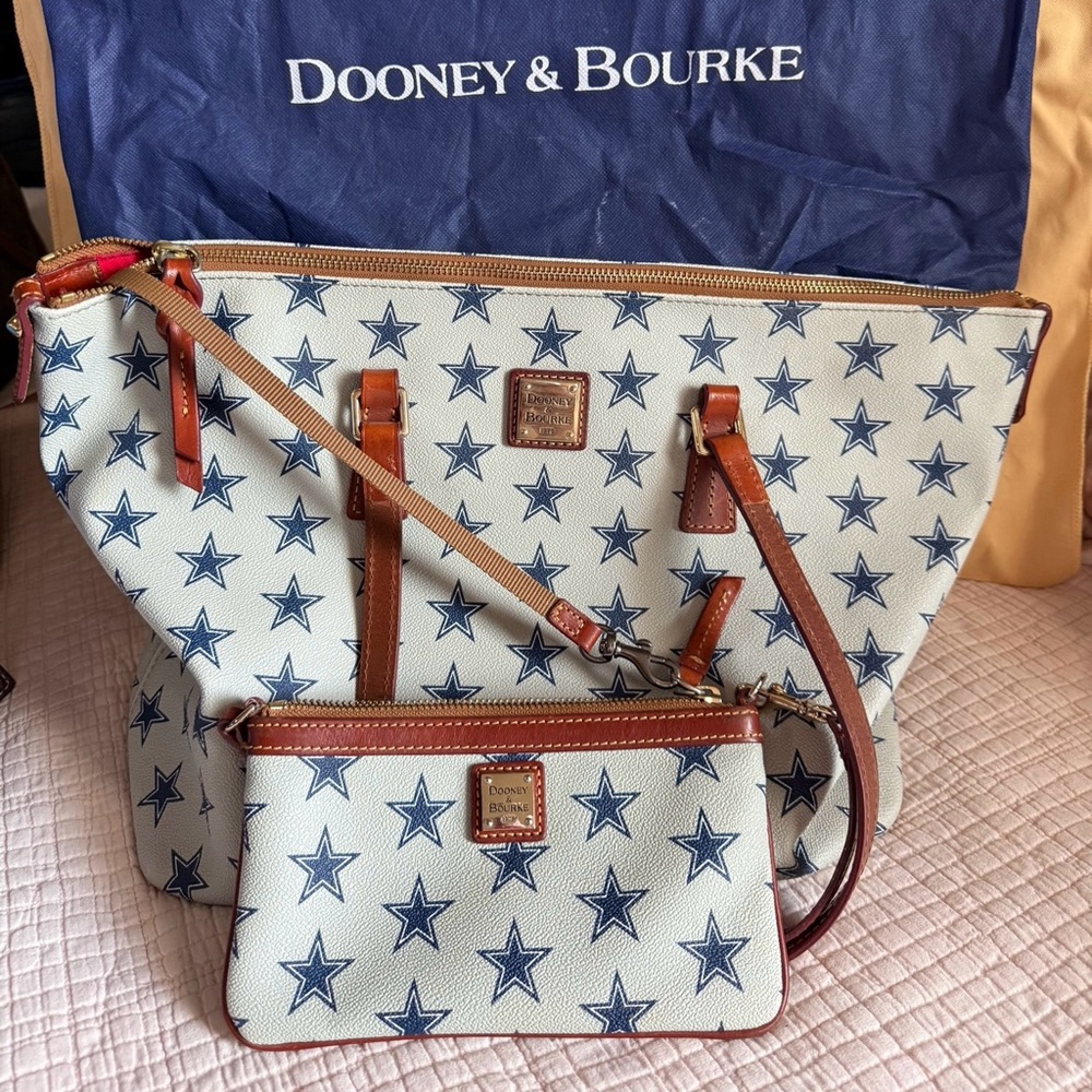 Dooney & Bourke White and Blue Star Tote Set